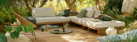 How to Choose Quality Outdoor Upholstery Fabric Like a Pro
